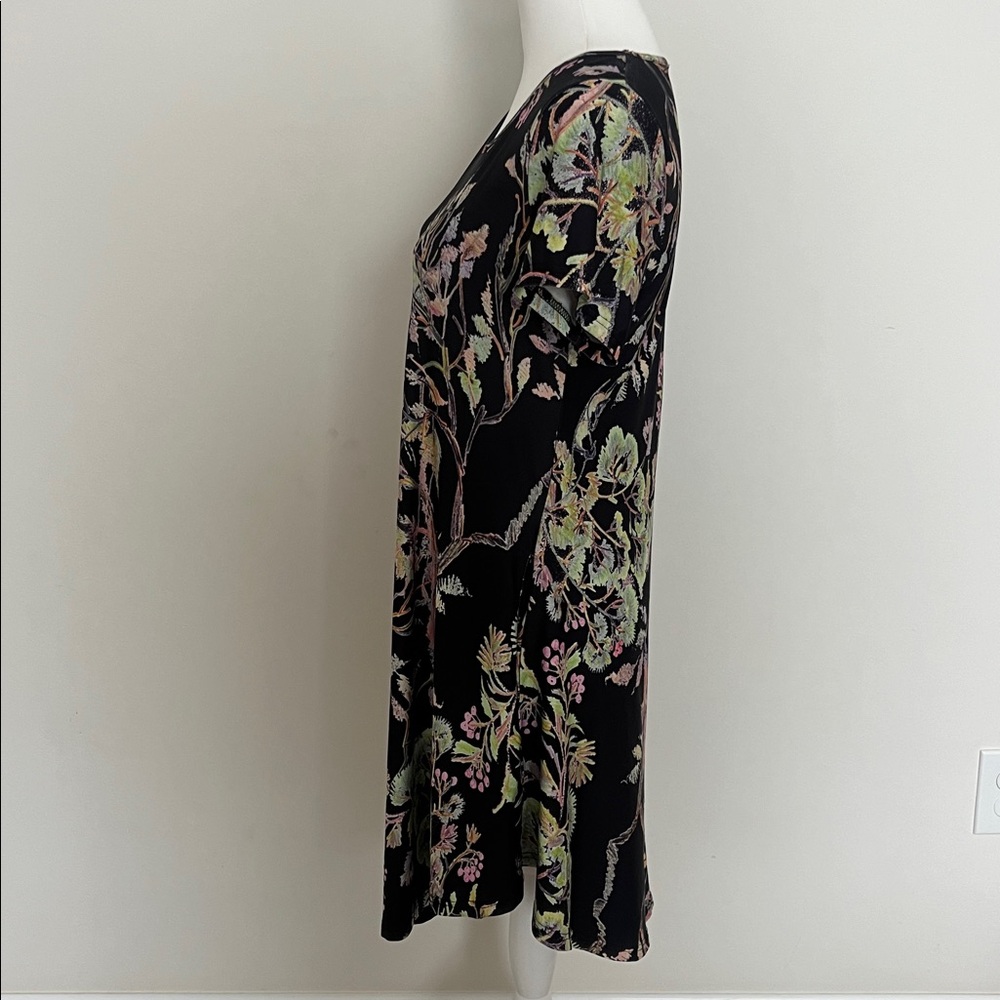 Simply Aster Floral Dress - Picture 2 of 4